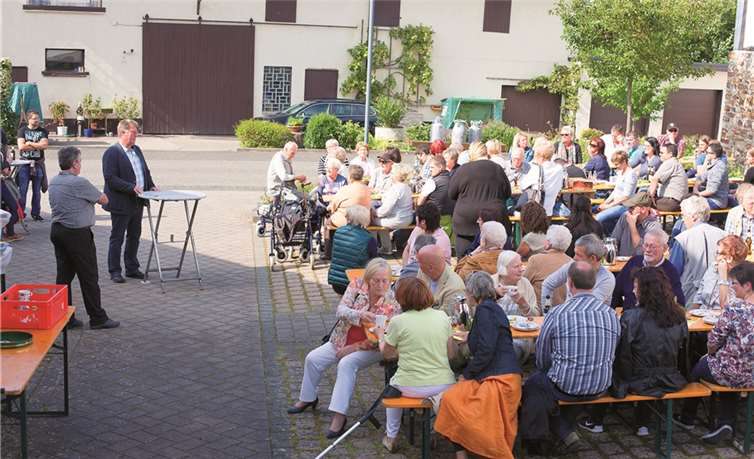 Viele Bewohner Marienhausens waren zur Eröffnung des Museums gekommen. WT