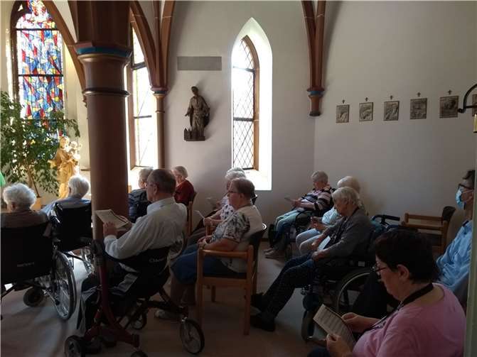 Viele Bewohner konnten Thomas Beißel beim Gottesdienst kennenlernen.
