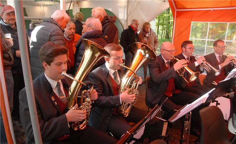 Viele Blechblasinstrumente kamen beim bunten Musikmix des Orchesters zusammen. Foto: KER
