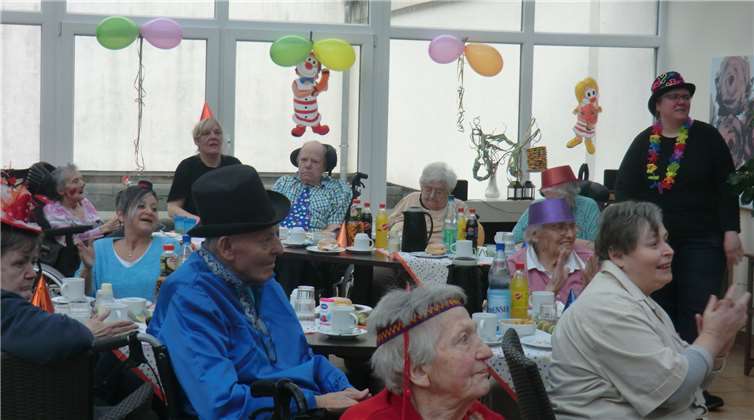 Viele Büttenreden wurden vorgetragen und die Bewohner und Gäste hatten sichtlich Spaß.