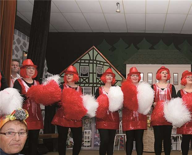 Viele Bunte Tänze begeisterten das Publikum.