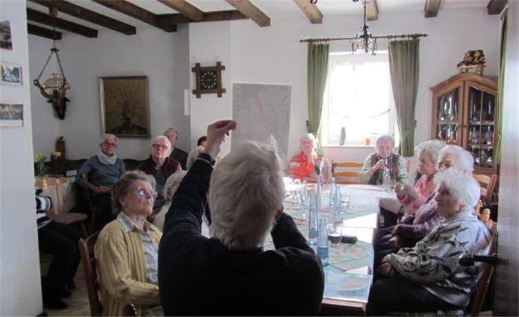 Viele Damen kamen, um der Geschichte zu lauschen. Privat