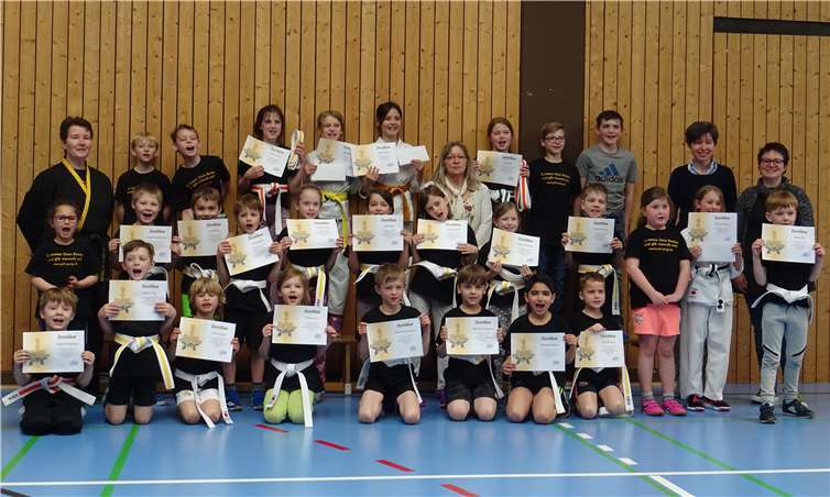 Viele Eltern und Großeltern staunten bei der Gürtelprüfung über die umfangreichen Fertigkeiten, die ihre Kinder erlernt hatten.Foto: Grundschule Namedy