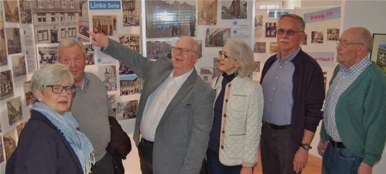 Viele Fotos erzählen die Geschichte der Bachstraße.FA