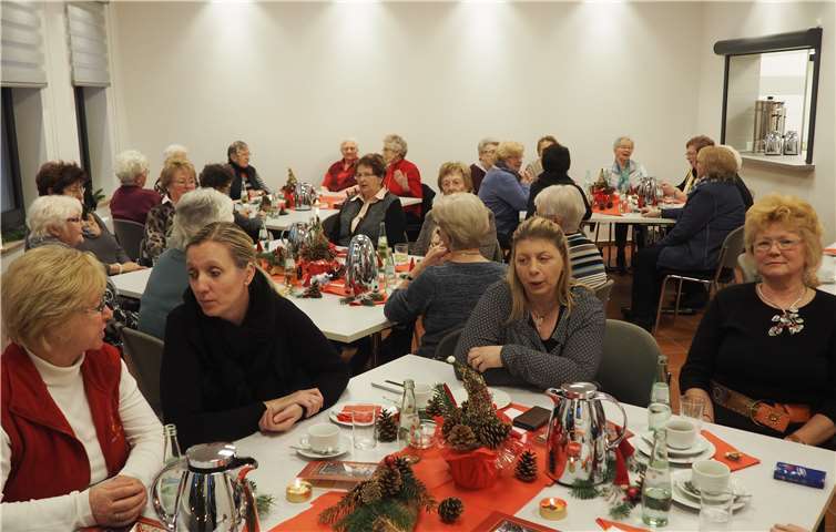 Viele Frauen hatten für den gemütlichen Tag Kuchen gebacken. privat