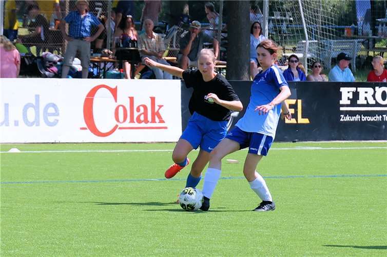 Viele Frauen waren aktiv mit am Ball.