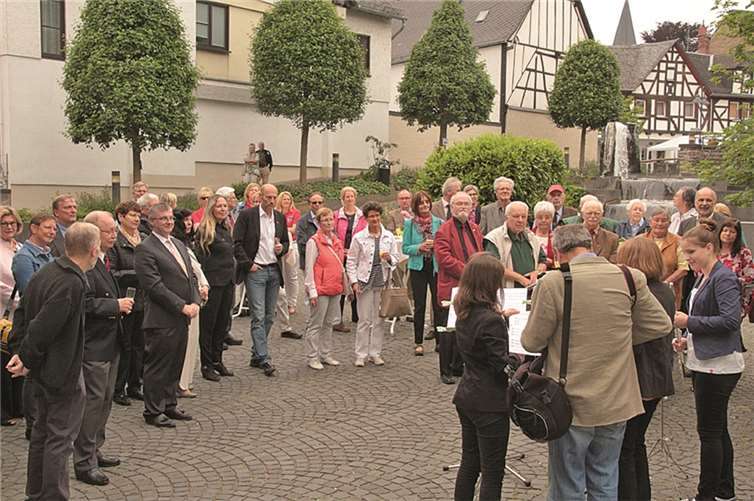 Viele Gäste kamen auf dem Platz der Partnerschaften zusammen.AND