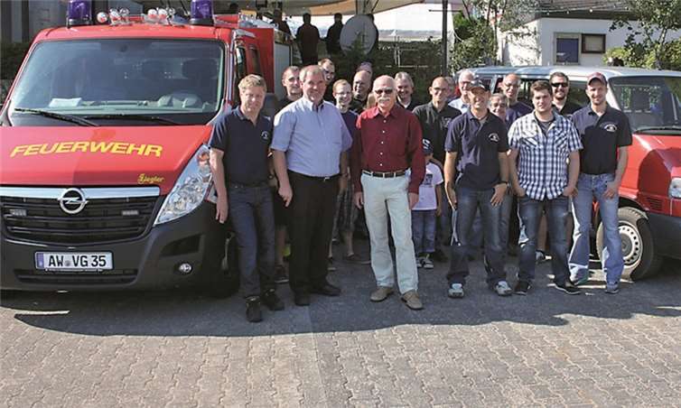 Viele Gäste konnten Wehrführer Alois Schmidgen, Ortsbürgermeister Manfred Sattler und Beigeordneter Richard Keuler (v.l.) anlässlich des Tags der offenen Tür der Feuerwehr Wassenach begrüßen. WK