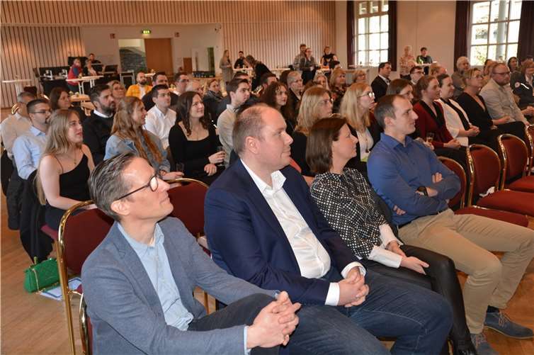 Viele Gäste verfolgten die Feierstunde in der Laacher-See-Halle.