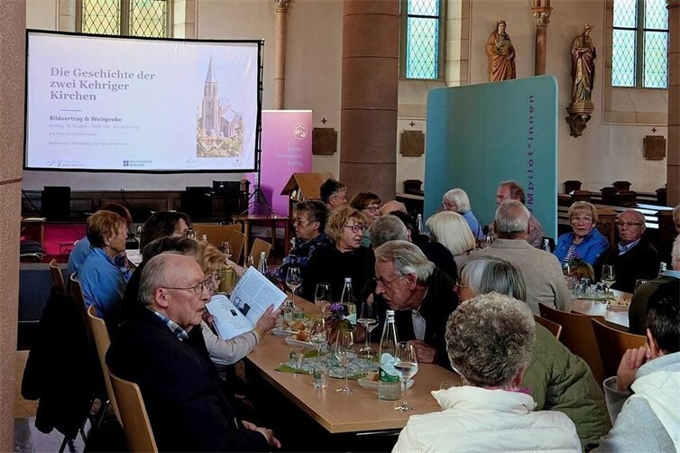 Viele Gäste waren der Einladung gefolgt und erfreuten sich an den historischen Beiträgen der zwei Kehriger Kirchen.