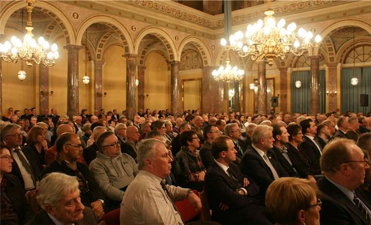 Viele Gäste waren gekommen, um der konstituierenden Sitzung beizuwohnen.