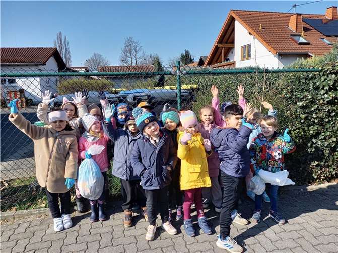 Viele Hände sorgten für ein schnelles Ende. Foto: Irmela Schaede