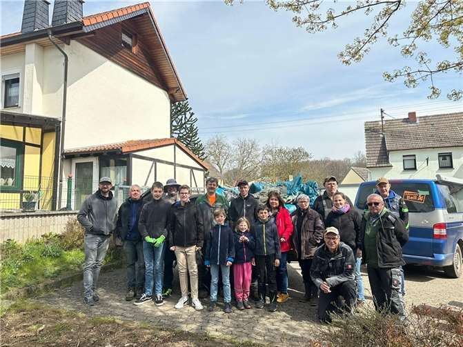 Viele Helfer/innen aus allen drei Ortsteilen haben sich am Dreck-weg-Tag beteiligt. Quelle: Ortsgemeinde Oberdürenbach
