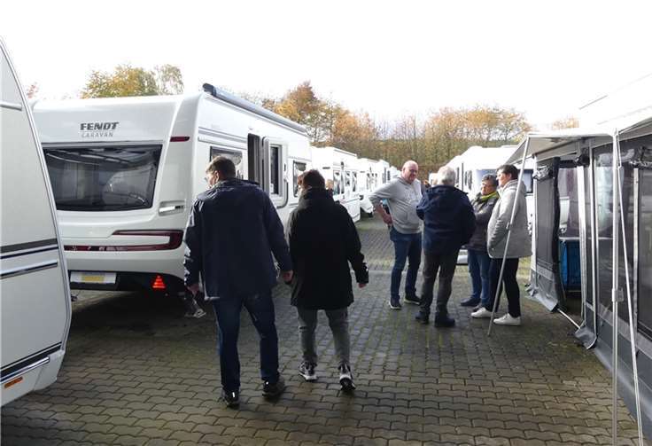 Viele Hundert Camping- und Caravaning-Freunde ließen sich nicht die Gelegenheit für ein Beratungsgespräch oder einen Einkauf entgehen.