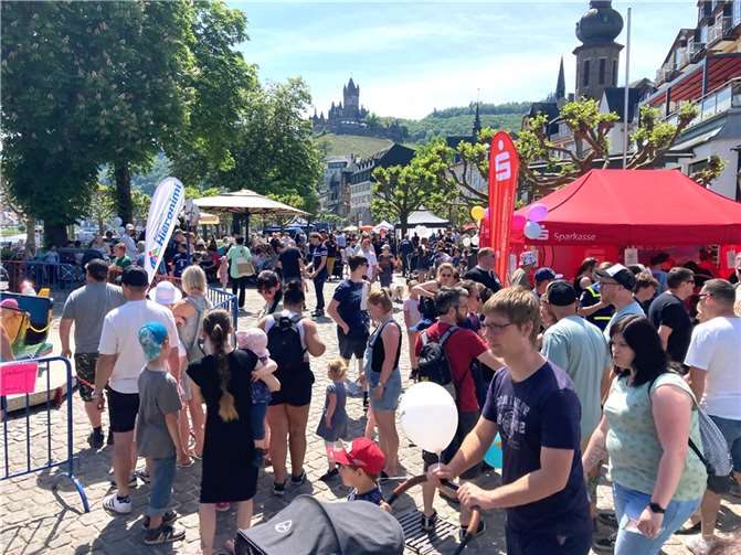 Viele Hundert kleine und große Besucher drängten sich beim traditionellen Kinderfest durch Cochems Zentrum.