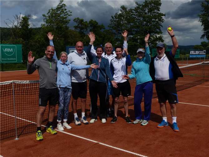 Saisoneröffnung beim TC Bad Bodendorf Viele Interessierte kamen zur Eröffnung.  Foto: privat