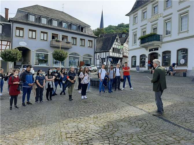 Viele Interessierte sind auf den Linzer Marktplatz gekommen.