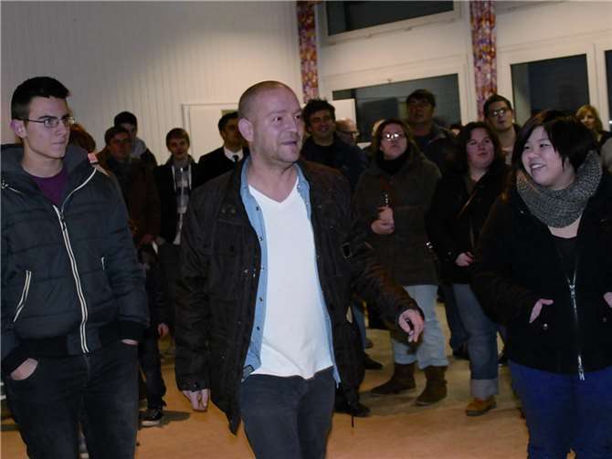 Viele Jugendliche waren gekommen, um Martin Hertl (Mitte) Lebewohl zu sagen. PRE