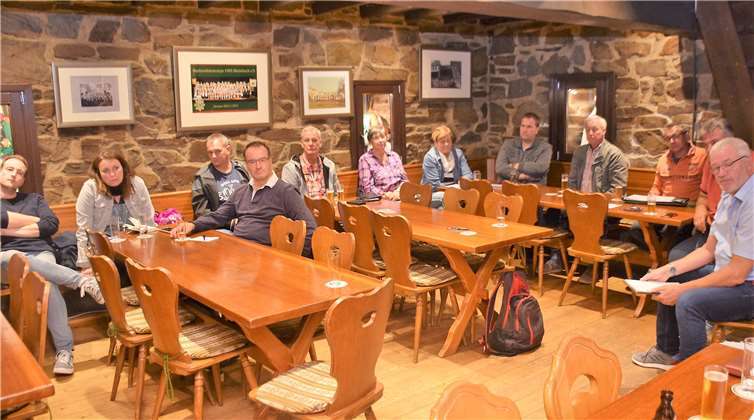 Viele Karnevalsvereine aus Rheinbach waren der Einladung gefolgt.Fotos: privat