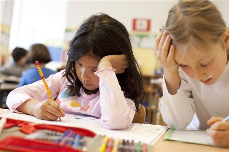 Viele Kinder kämpfen trotz großer Anstrengung mit dem Lesen, Schreiben oder Rechnen. 