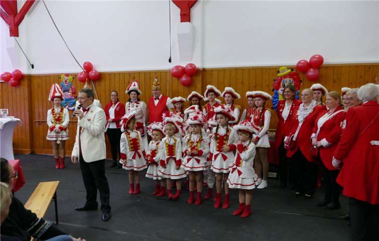 Viele Kinder und Jugendliche folgten der Einladung zum Uniformappell. Foto: privat