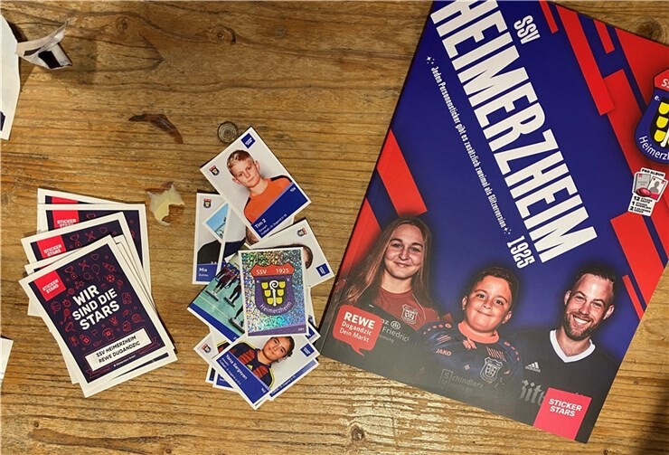 Viele Kinder und Mitglieder kauften direkt ihr Sammel-Album und Sticker-Packs.