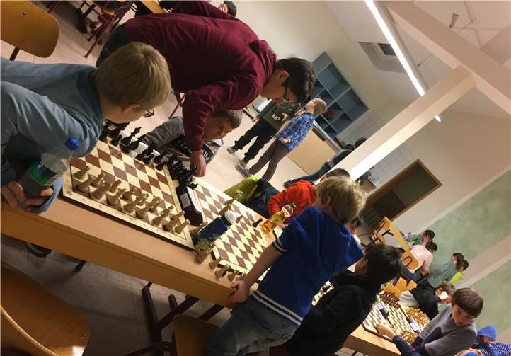 Viele Kinder waren kommen, um „Räuberschach“ zu spielen.  privat