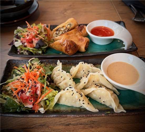 Viele Köstlichkeiten werden angeboten.  Foto: privat