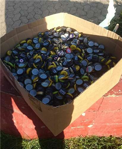 Viele Kronkorken wurden schon gesammelt, die Aktion läuft weiter.  Eifel Kronkorken / Markus Wagner