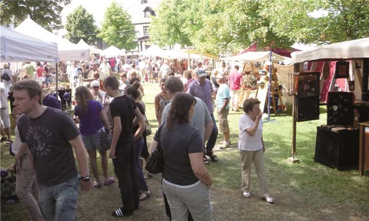 Viele Künstler aus der Region werden ihre Arbeiten auf dem Markt präsentieren und die Besucher können Live hier erleben, wie ein Kunstwerk entsteht. privat