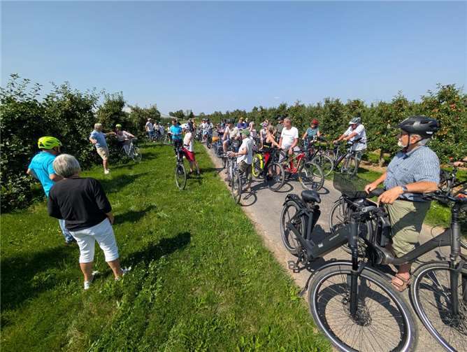 Viele Meckenheimerinnen und Meckenheimer waren bei Sven Schniebers Radtour mit von der Partie.  Foto: privat