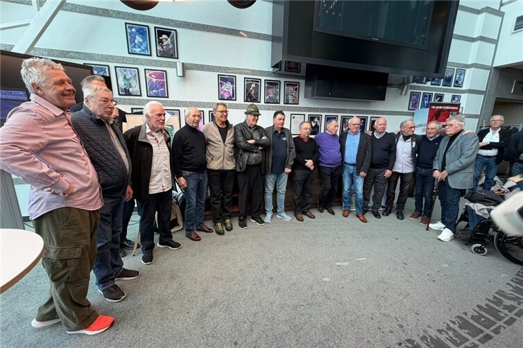 Viele Rennfahreridole waren gekommen.