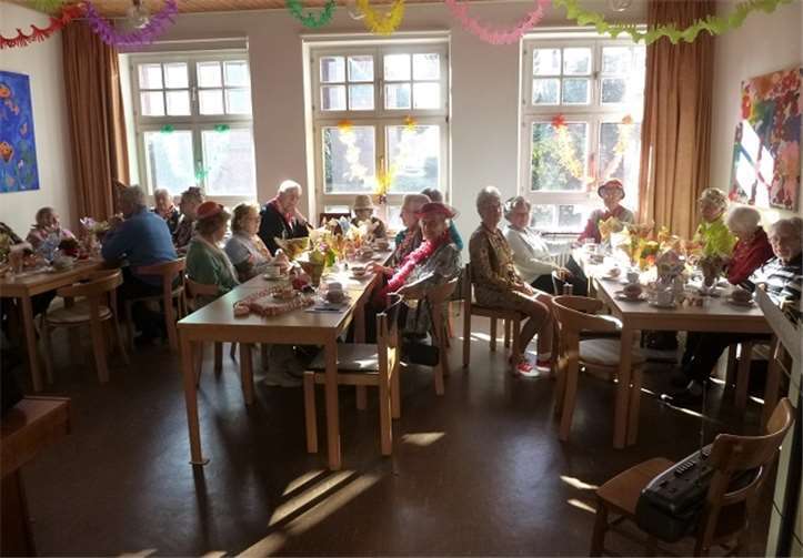 Viele Senioren kamen zur Karnevalsfeier in das Seniorentreff.