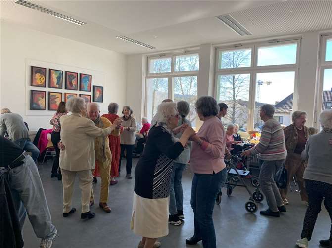 Viele Tanzbegeisterte fanden sich bei guter Musik auf der Tanzfläche ein.  Foto: Ingrid Neubusch