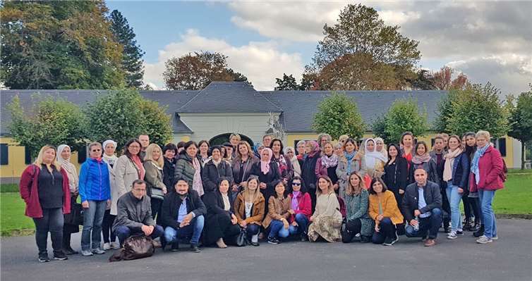 Viele Teilnehmer aus unterschiedlichen Ländern und Kulturen nahm an der ausgebuchten Exkursion teil. Foto: privat