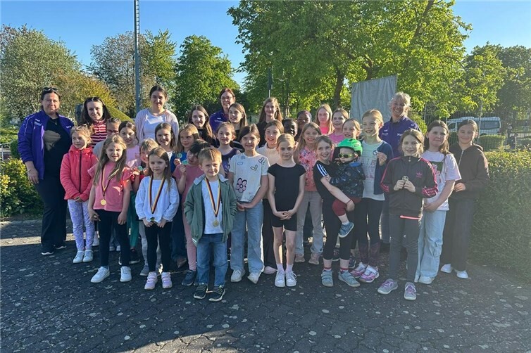 Viele Turnkids kamen zur Verleihung der Laufabzeichen ins Polcher Stadion.