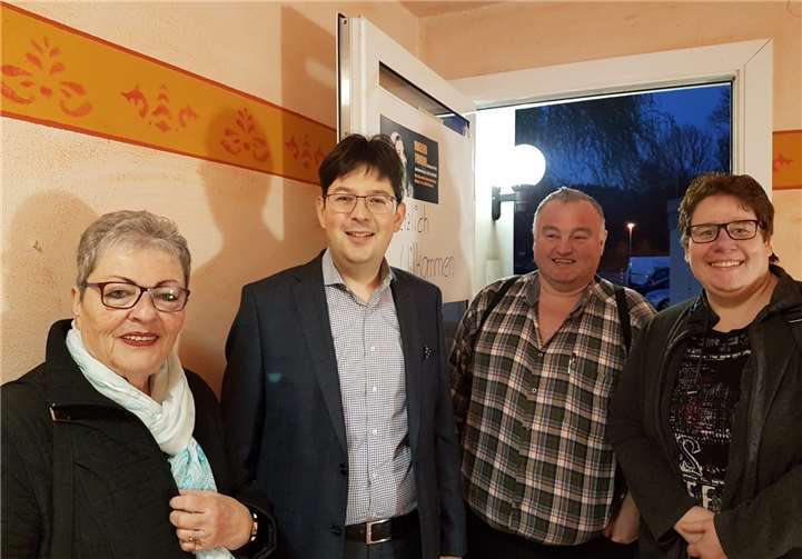 Viele Vereine waren anwesend und haben ihre Anliegen und Verwendungsmöglichkeiten für die leerstehenden Räume des Hauses vorgeschlagen.