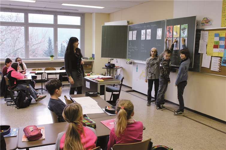 Viele Viertklässler und Eltern nutzten die Gelegenheit beim Unterricht zuzuschauen. Privat