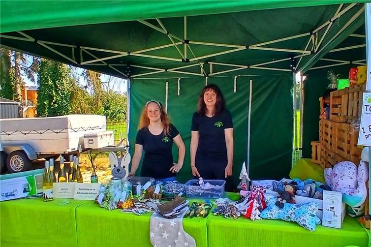 Viele befreundete Gruppen und Vereine waren mit Gastständen vertreten.  Foto: privat