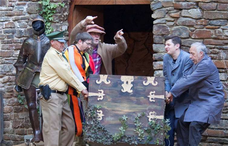 Viele begeisterte Zuschauer haben sich an der unterhaltsamen und lustigen Theatervorstellung „Das kleine Gespenst“ erfreut.