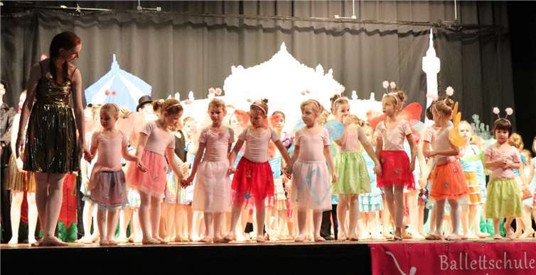 Viele bunte Kostüme gab es bei der Vorstellung der Ballerinas zu sehen.Privat