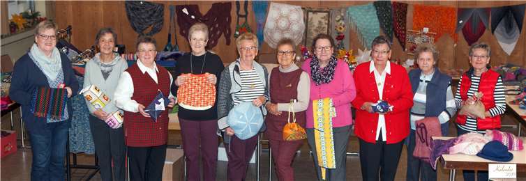 Viele liebevoll gestaltete Strick-, Häkel-, Näh- und Bastelarbeiten für die Advent- und Weihnachtszeit wurden auf dem Basar angeboten.  Kurt Oblak