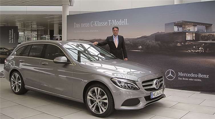 Viele neugierige Besucher kamen am vergangenen Wochenende nach Rheinbach, um das neue C-Klasse T-Modell in Augenschein zu nehmen.privat