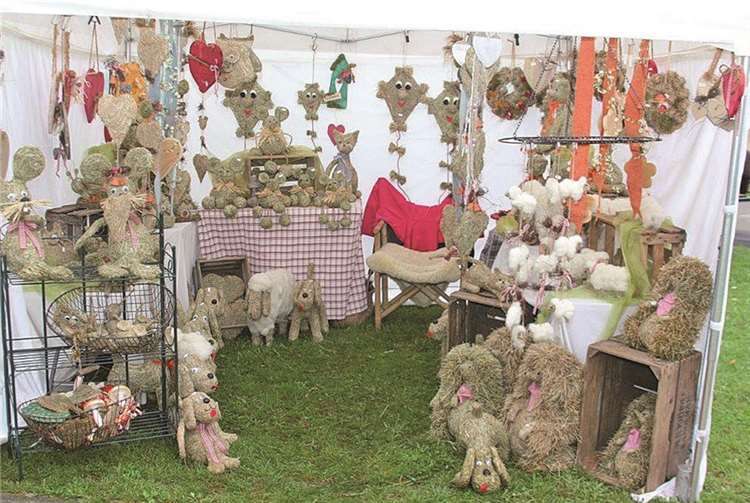 Viele regionale Händler ihre landwirtschaftlichen Erzeugnisse und handwerklichen Produkte.