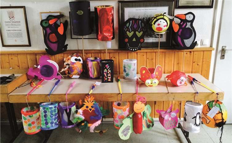 Viele schöne, fantasievolle Laternen hatten die Kinder gebastelt, die von einer Jury prämiert wurden. privat