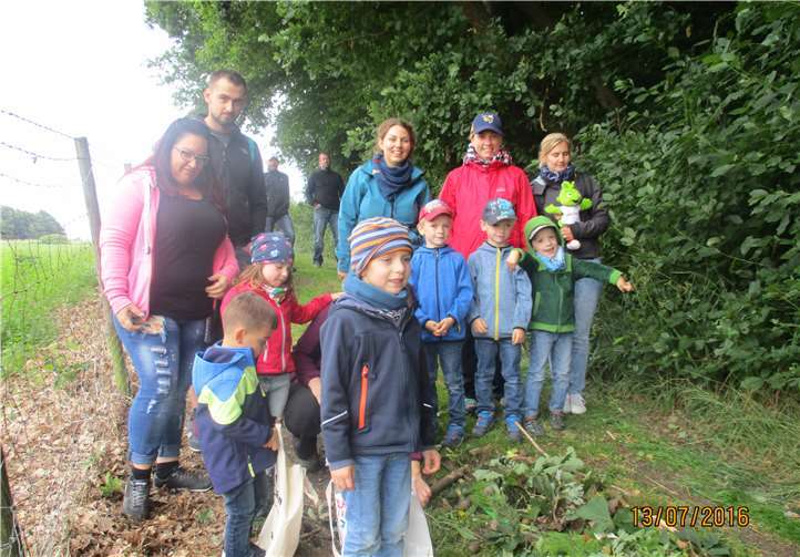 Viele spannende Aktionsstationen wurden auf dem Wanderweg angesteuert. privat