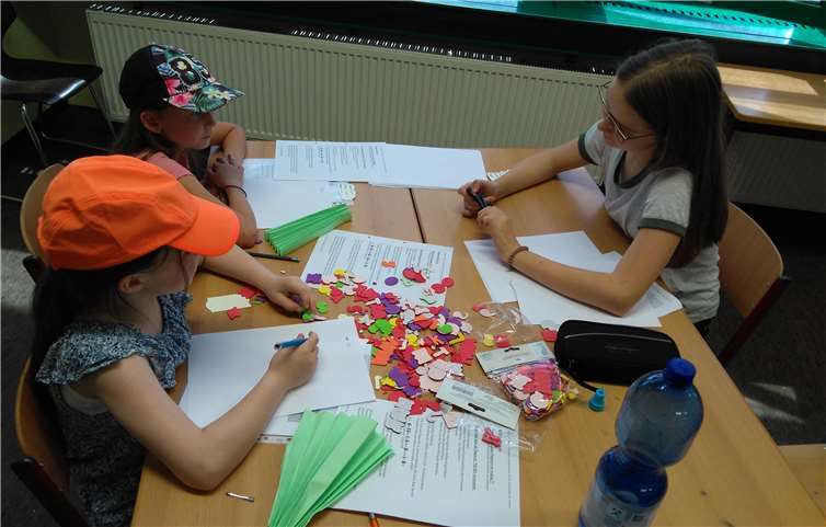 Viele verschiedene Aufgaben konnten die Schülerinnen und Schüler der GGS bei ihrem Besuch am KAG lösen.