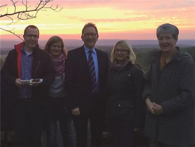 Viele waren der Einladung zum Oktoberfest gefolgt und bei frischem Reibekuchen und guten Gesprächen verging die Zeit wie im Flug. privat