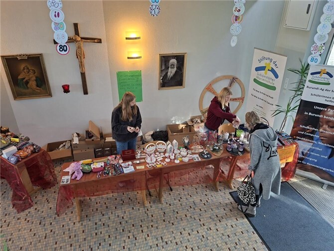 Vielfältige, selbstgefertigte Produkte und kreative Geschenkideen prägten den Weihnachtsbasar.