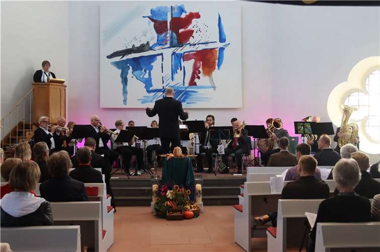 Vielfalt im Chor: Jung und Alt, Männer und Frauen vereint in der Musik. Quelle: Posaunenchor Urbach